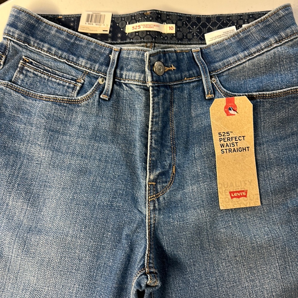 Brand new Levi’s 525 Perfect Waist Straight Jeans
